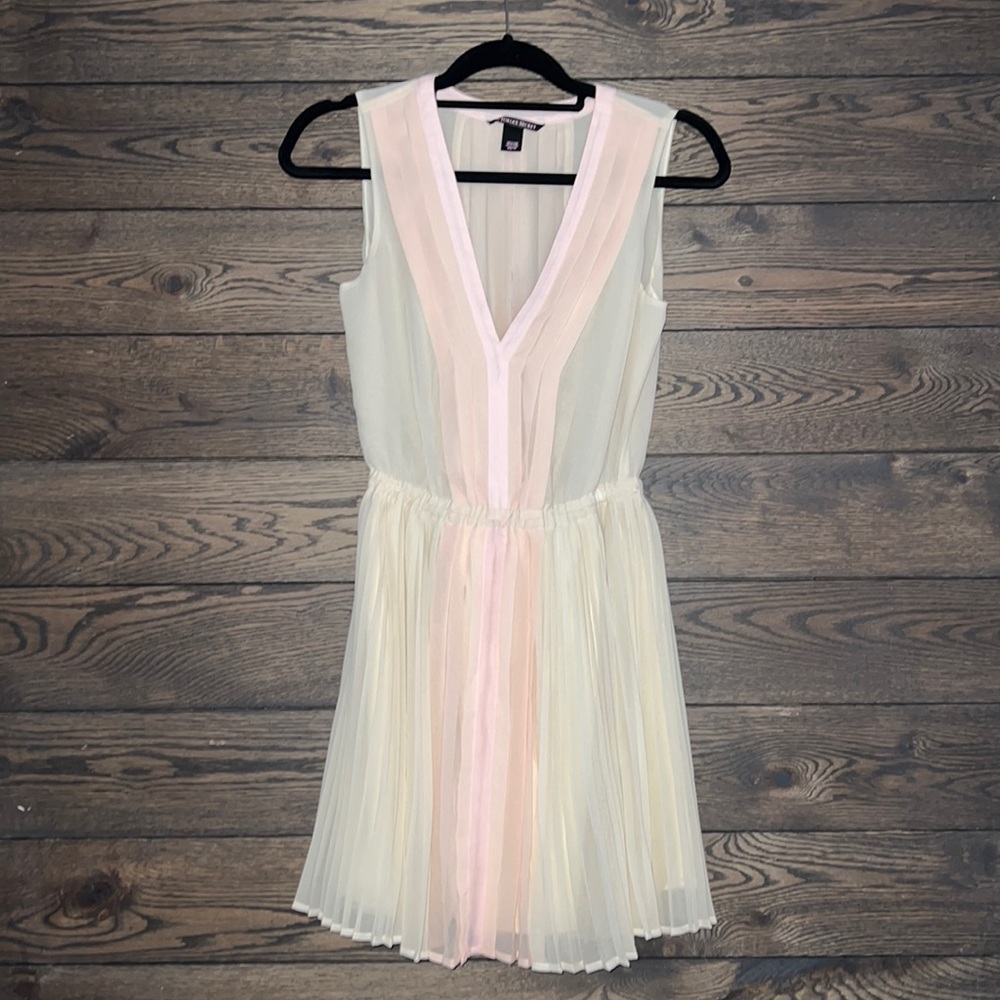 Cream and pink ombré Victoria’s Secret pleated dress